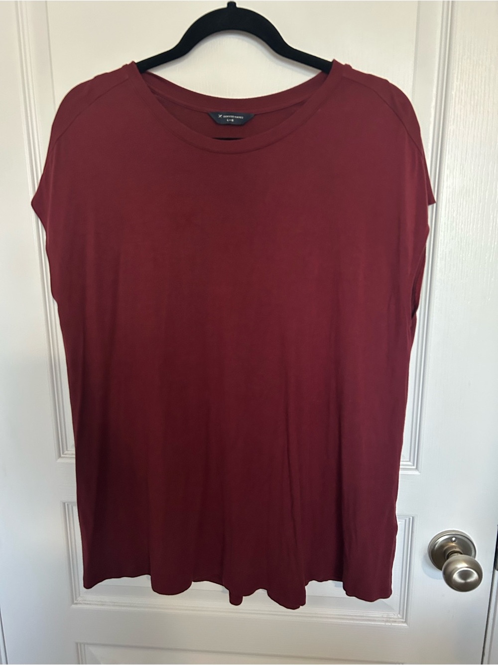 Denver Hayes Relaxed Crewneck Tee in Deep Burgundy